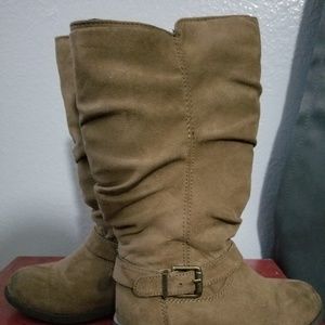 Arizona Suede Taupe Boots